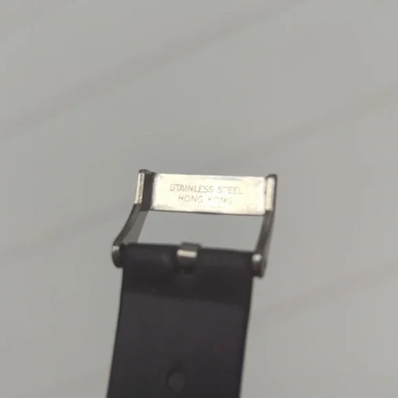 Ultra Rare Vintage Analog 90's Watch - Picture 9 of 9